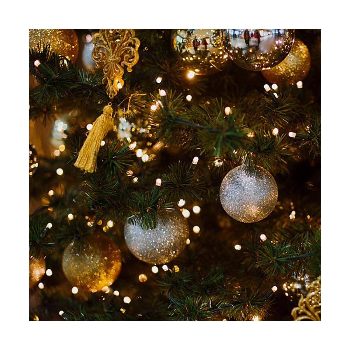 Lulu Home Christmas Ball Ornaments, 24 Ct 2.36" Pre-Strung Hanging Ornament Decorations, Xmas Shatterproof Plastic Balls for Holiday Party Wreath Garlands Trees, Silver - 细节图 5