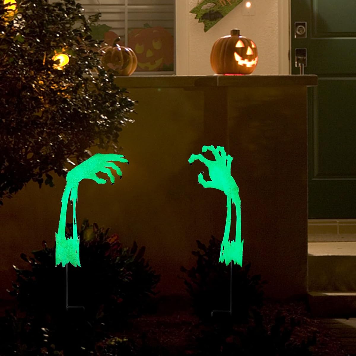 Lulu Home Halloween Yard Stake, 26.6" Glow in The Dark Metal Demon Hands with Green Fluorescent Layer, Halloween Yard Sign Stakes for Outdoor Front Yard Lawn Garden Decorations - detail image 3