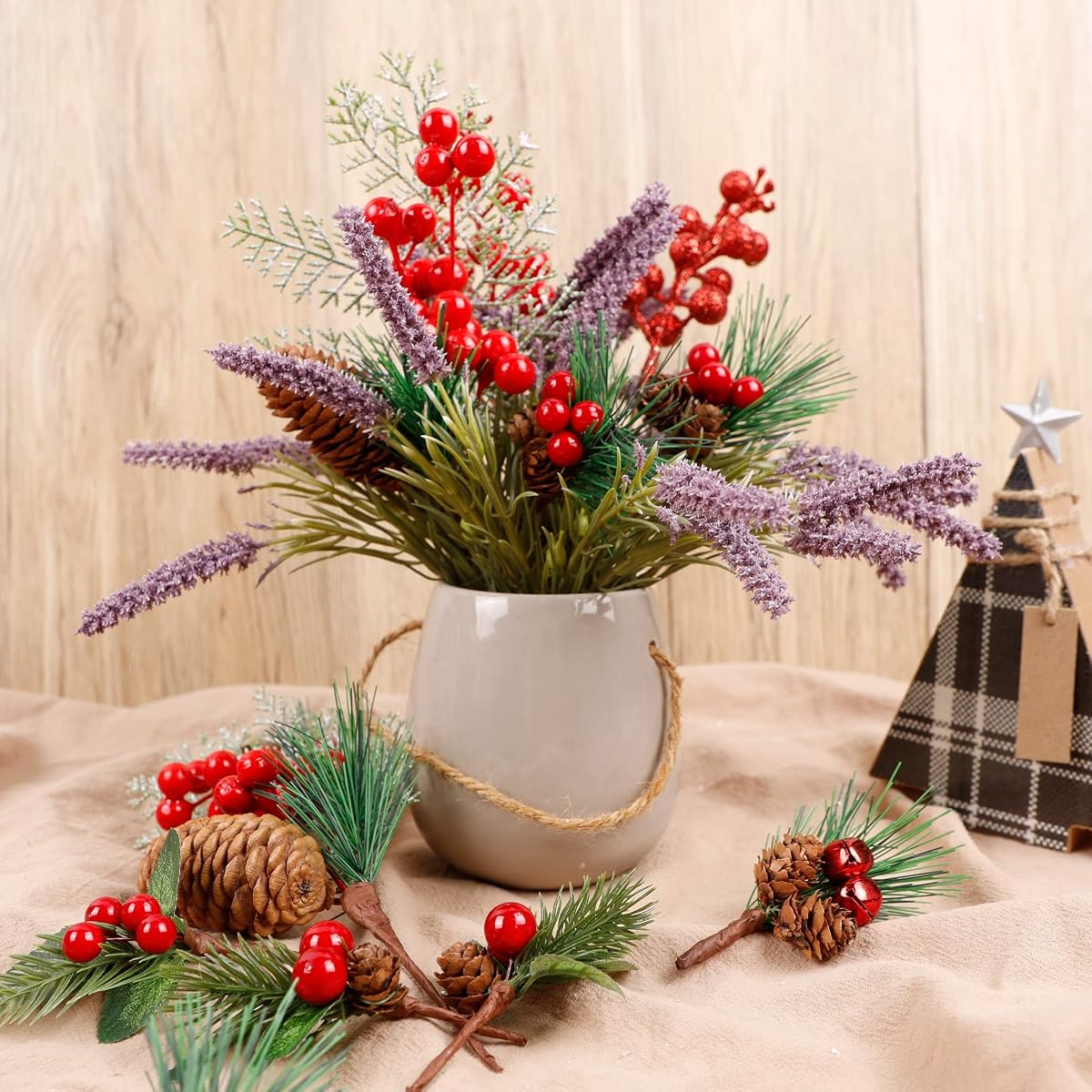 Lulu Home 16 Pieces Christmas Picks, Artificial Pine Branches with Pine Cones and Red Berries for Xmas Tree Wreath Garland Gifts DIY Crafts Decorations, 14 Small + 2 Large - imagem de detalhe 4
