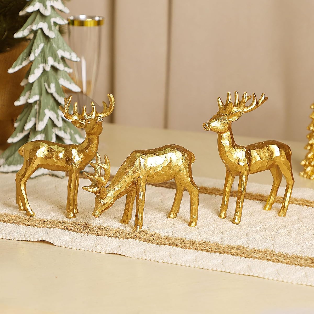 Lulu Home 3 PCS Christmas Tabletop Decorations, Resin Golden Reindeer Family Figurines with Diverse Postures, Xmas Holiday Winter Centerpieces Ornaments for Mantel Shelf Sill Decor(Peer) - imagem de detalhe 5