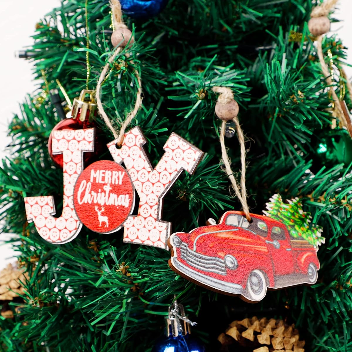 Lulu Home Christmas Hanging Ornaments, 12 Pcs Wooden One-side Printed Christmas Hanging Decorations, Red Truck Snowman Joy Hanging ornaments for Xmas tree Gift DIY Crafts - imagem de detalhe 4
