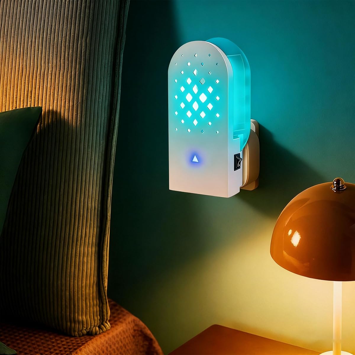 Lulu Home Flying Insect Trap Indoor, 365nm Plug-in Bug Light Catcher with 5 Reversible Sticky Pads for Mosquitos, Moths, Fruit Flies, Gnats - Fly Insect Trap for Home & Office - 细节图 6