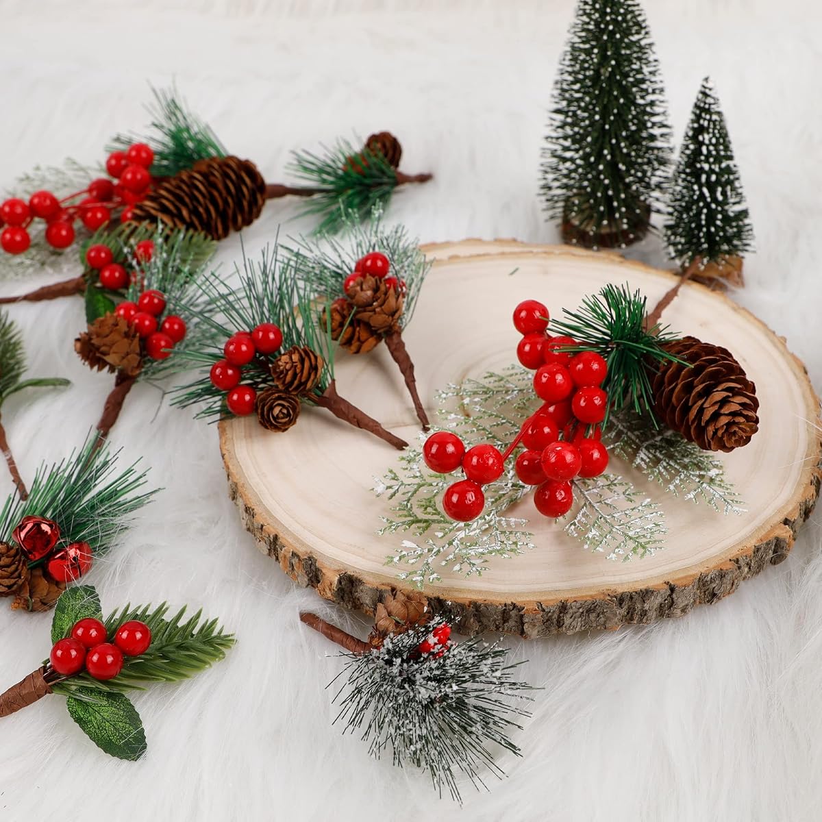 Lulu Home 16 Pieces Christmas Picks, Artificial Pine Branches with Pine Cones and Red Berries for Xmas Tree Wreath Garland Gifts DIY Crafts Decorations, 14 Small + 2 Large - imagem de detalhe 2