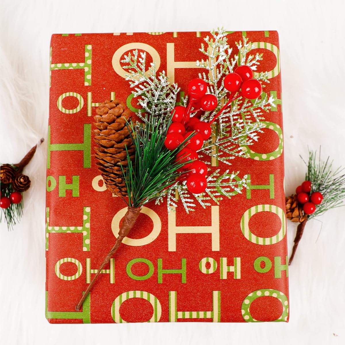 Lulu Home 16 Pieces Christmas Picks, Artificial Pine Branches with Pine Cones and Red Berries for Xmas Tree Wreath Garland Gifts DIY Crafts Decorations, 14 Small + 2 Large - imagem de detalhe 6