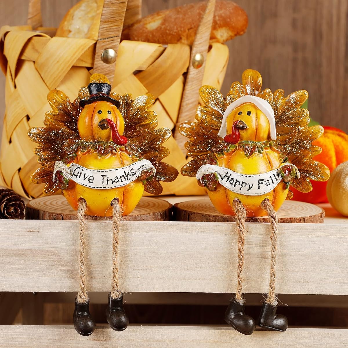 Lulu Home Thanksgiving Turkey Figurines, Set of 2 Resin Turkey Shelf Sitters with Dangling Legs, Give Thanks Happy Fall Harvest Sculpture for Window Sill Kitchen Tabletop Autumn Home Decor - imagem de detalhe 2