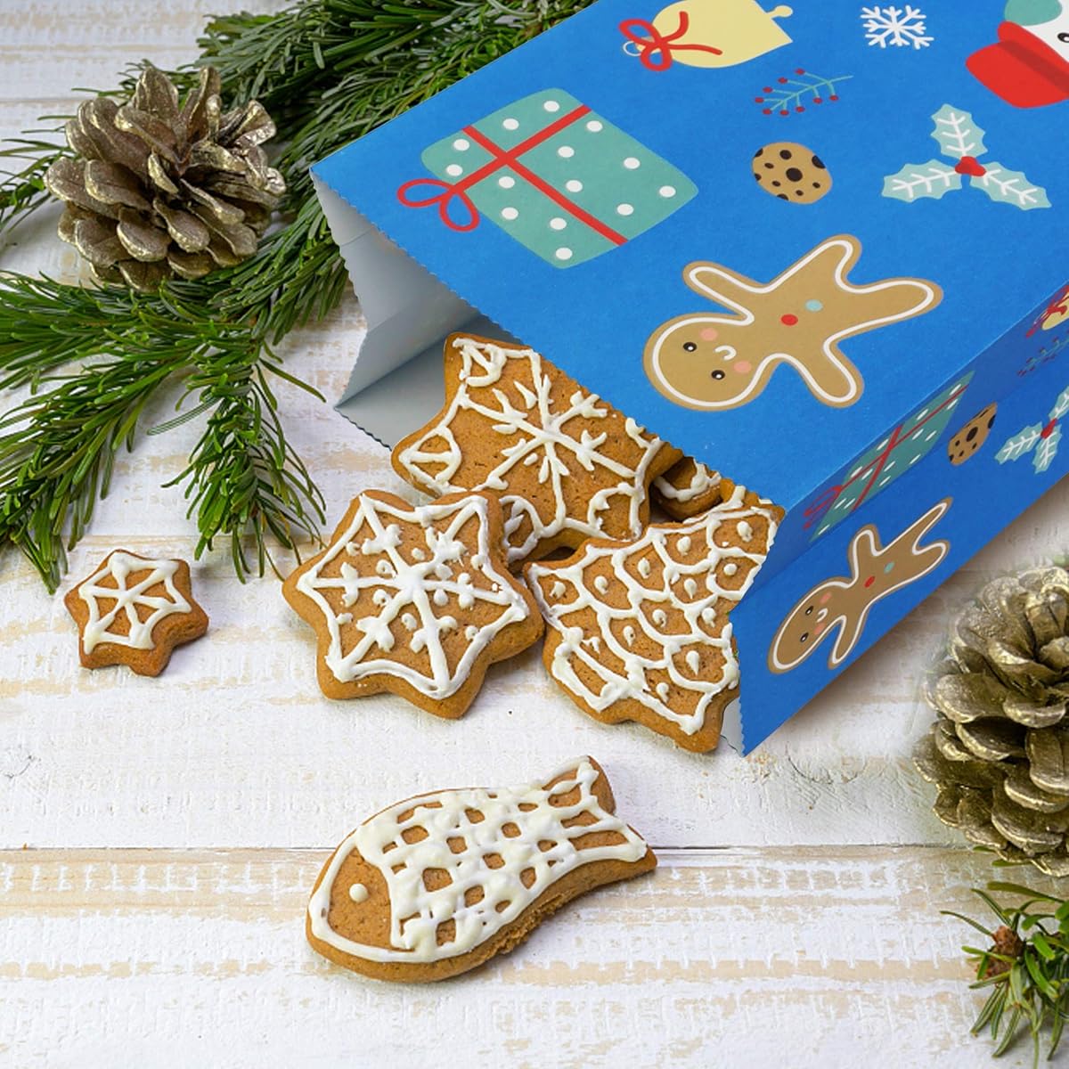 Lulu Home Christmas Treat Bags, 72 PCS Xmas Party Treat Paper Bags, Assorted Party Holiday Favors Bags - imagem de detalhe 3