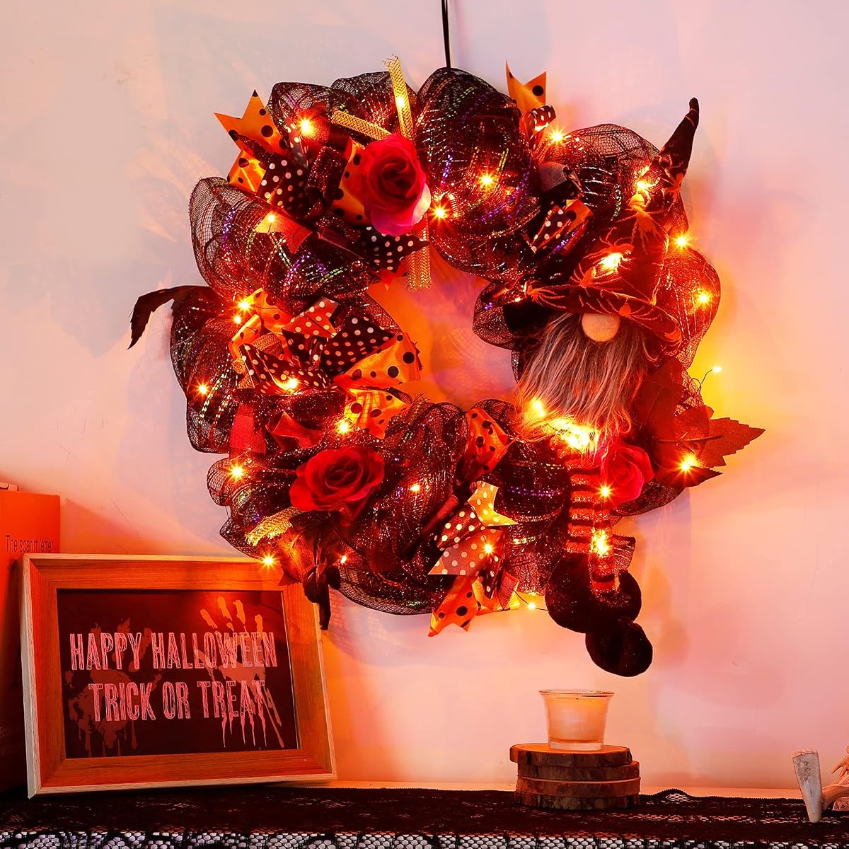 Lulu Home Halloween Wreath, 30 LED Orange Lighted Front Door Wreath with Gnome Mesh Decor, Battery Operated Halloween Wired Ribbon Wreath Artificial Door Wreath Hanging Ornament, NOT PRELIT - imagem de detalhe 2