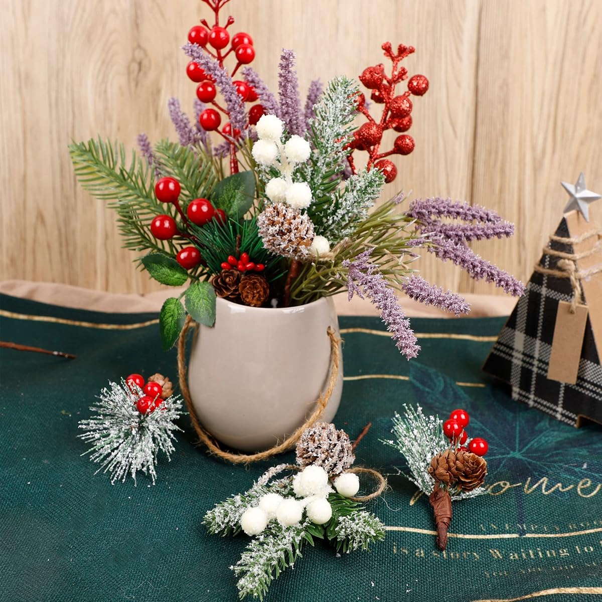 Lulu Home 16 Pieces Christmas Picks, Artificial Pine Branches with Pine Cones and Red Berries, Winter Holly Berries Stem Picks for Xmas Gift DIY Crafts Christmas Tree Wreath Garland Decorations - imagen de detalle 6