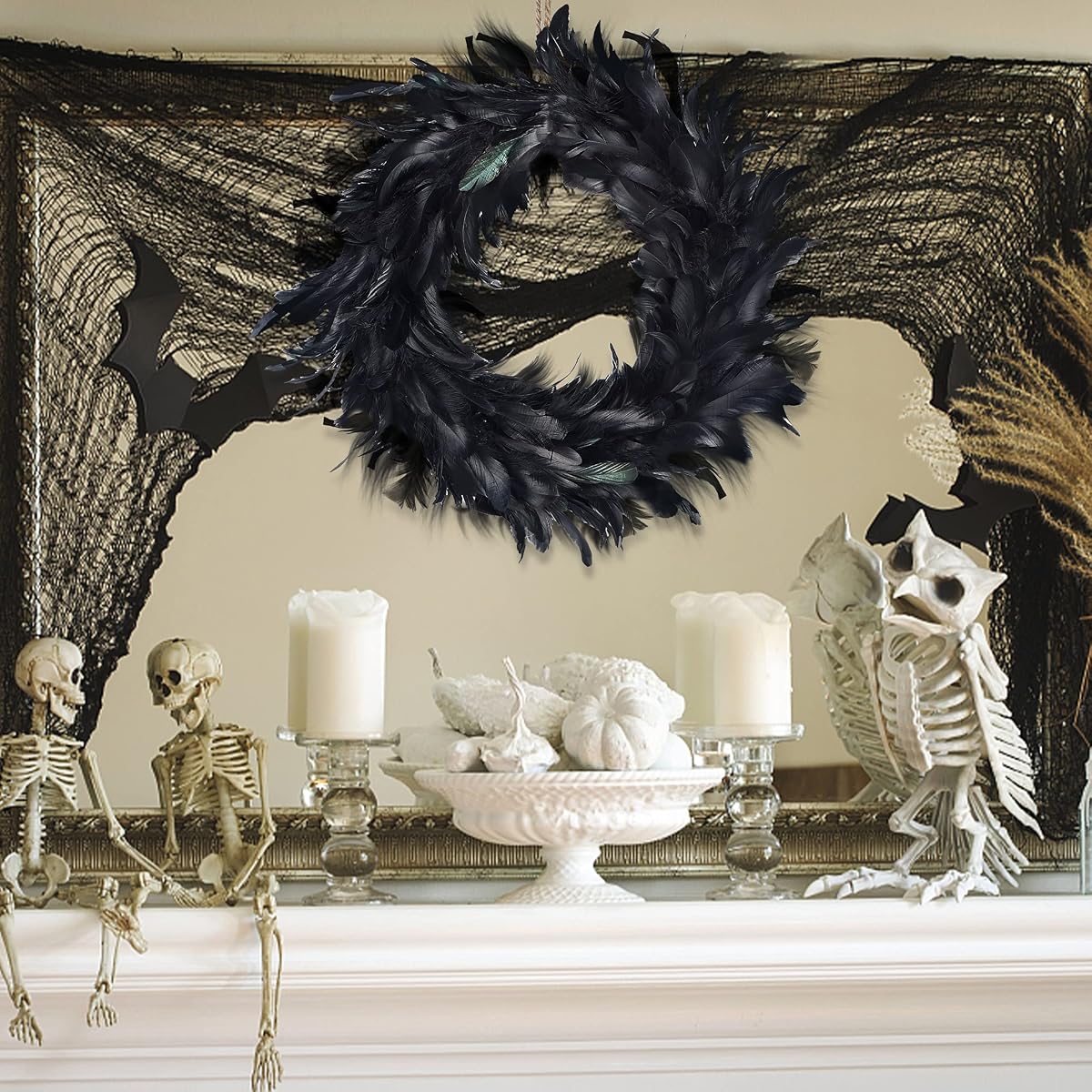 Lulu Home Halloween Black Wreath, Black Feathered Wreath with 40 LEDs Orange and Purple Lights, 8 Modes Battery Operated Gothic Creepy Wreath for Front Door Wall Fireplace Halloween Decoration - imagen de detalle 5