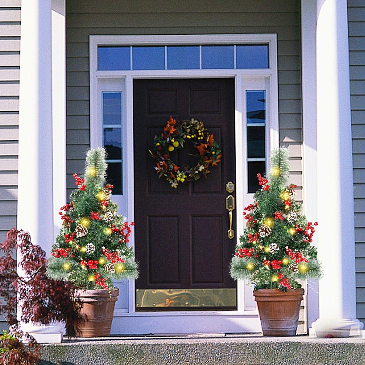 Lulu Home 2 Pack 2 Ft Pre-Lit Pathway Christmas Trees with Stake, Battery Operated 60 LED Lighted Small Christmas Trees Yard Stake Outdoor Decoration with Red Berries, Red Balls, Pine Cones - imagen de detalle 6