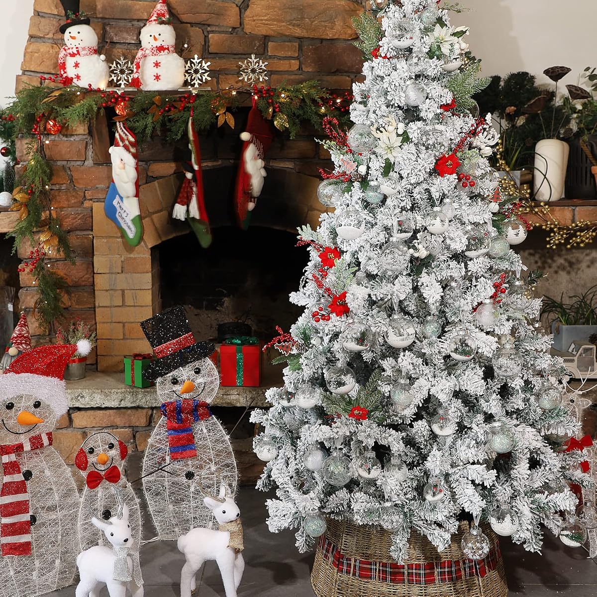 Lulu Home 20ct 3.15" Clear Christmas Ball Ornaments, Pre-Strung Transparent Balls with Unique Decorations Inside, Shatterproof Plastic Balls for Xmas Party Wreath Garlands Trees, White - imagen de detalle 6
