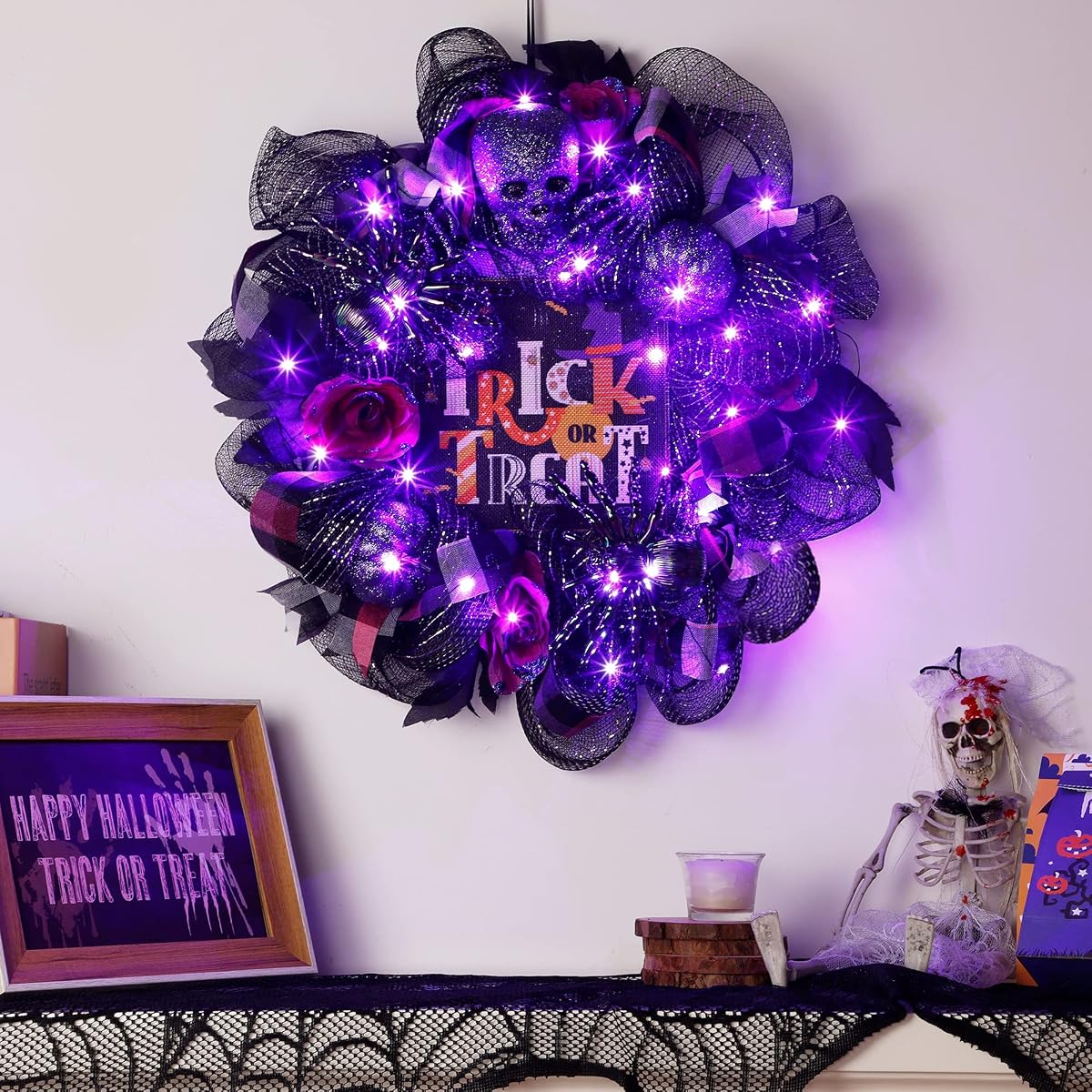 Lulu Home Halloween Wreath, 30 LED Lighted Front Door Wreath with Skull Spider Mesh Decor, Battery Operated Halloween Wired Ribbon Wreath Artificial Door Wreath Hanging Ornament, NOT PRELIT - imagem de detalhe 2