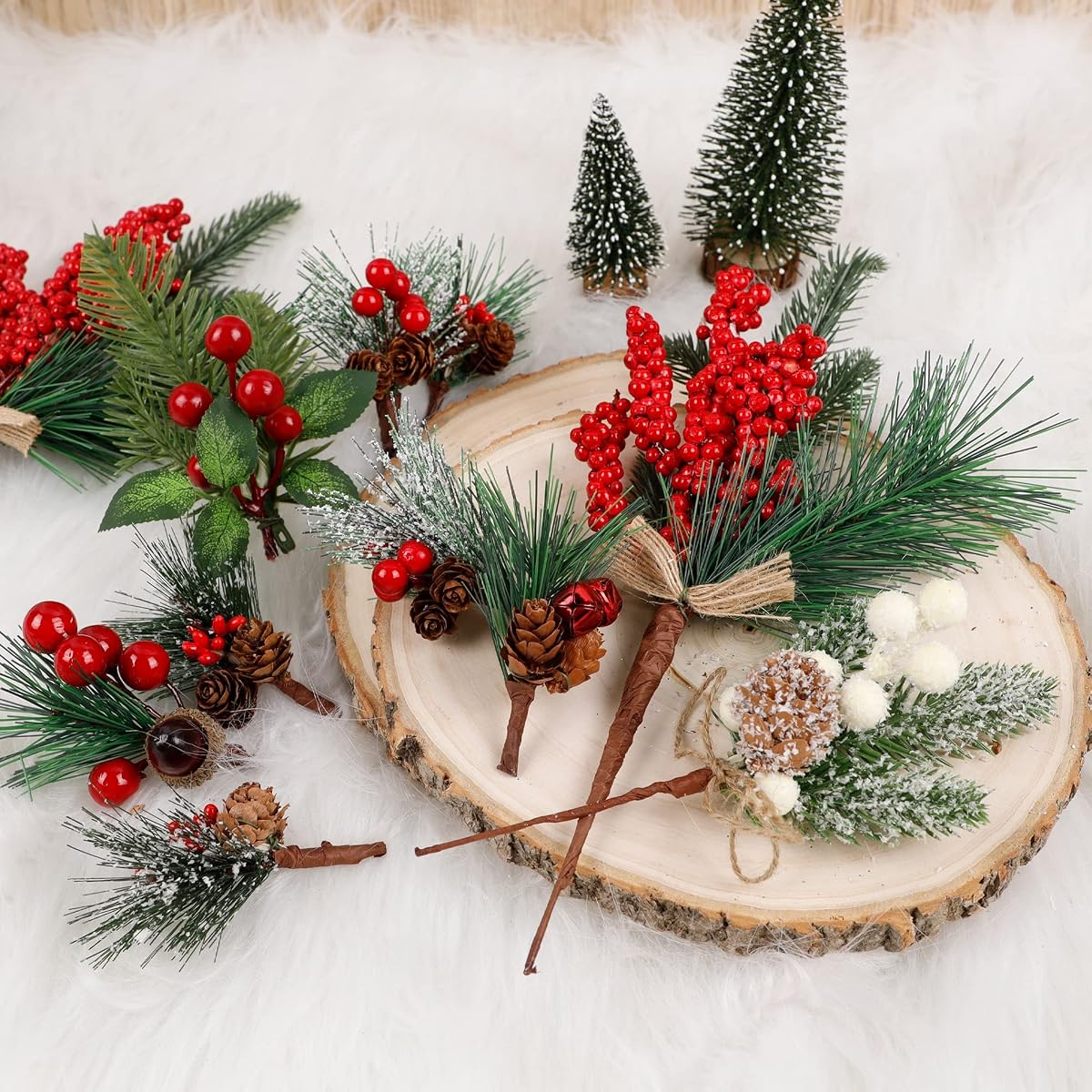 Lulu Home 16 Pieces Christmas Picks, Artificial Pine Branches with Pine Cones and Red Berries, Winter Holly Berries Stem Picks for Xmas Gift DIY Crafts Christmas Tree Wreath Garland Decorations - imagen de detalle 2