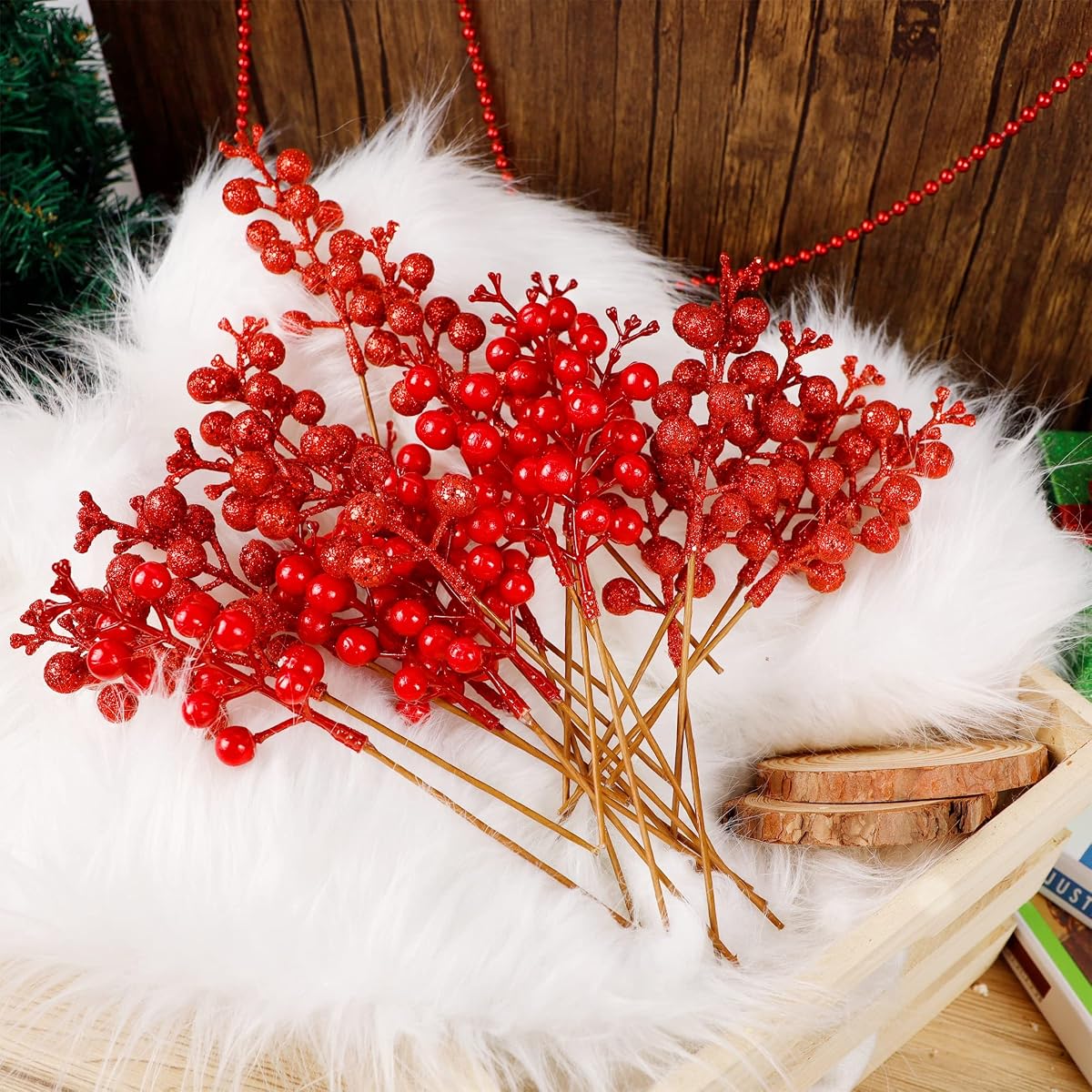 Lulu Home 24 Pieces Christmas Artificial Red Berry Branches, 8.5" L Holly Berries Stem Picks for Xmas Gift DIY Crafts Christmas Tree Wreath Garland Decorations, 12 Glittered + 12 Natural Looked - imagem de detalhe 2