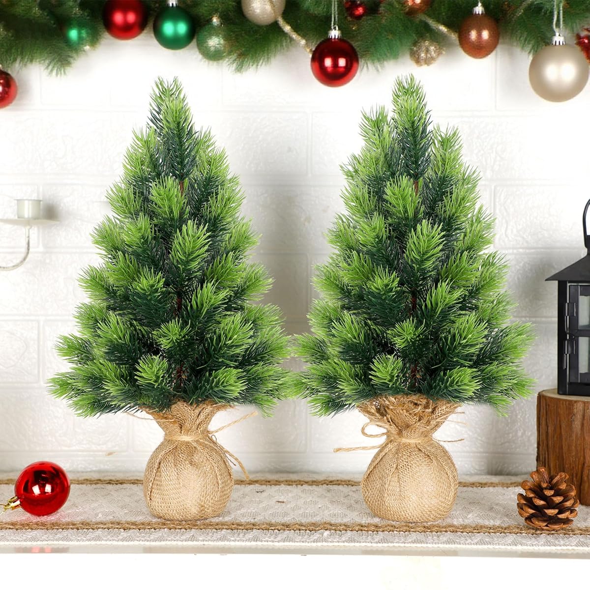 Lulu Home 2 Packs 16.5 Inch Artificial Mini Christmas Tree, Small Tabletop Desktop Xmas Tree with Burlap Base, Realistic Pine for Home Office Party Festival Decorations - imagem de detalhe 2