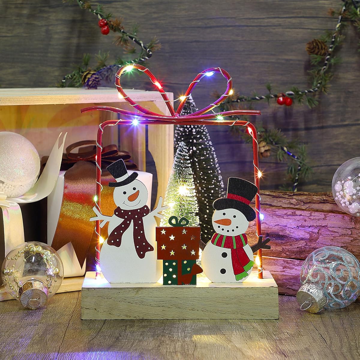 Lulu Home Christmas Tabletop Decoration, Wooden Pre-lit Xmas Snowmen Gift Boxes Ornament with Metal Frame, Battery Operated LED Light Up Holiday Sign for Indoor Mantel Shelf Decor - imagem de detalhe 4
