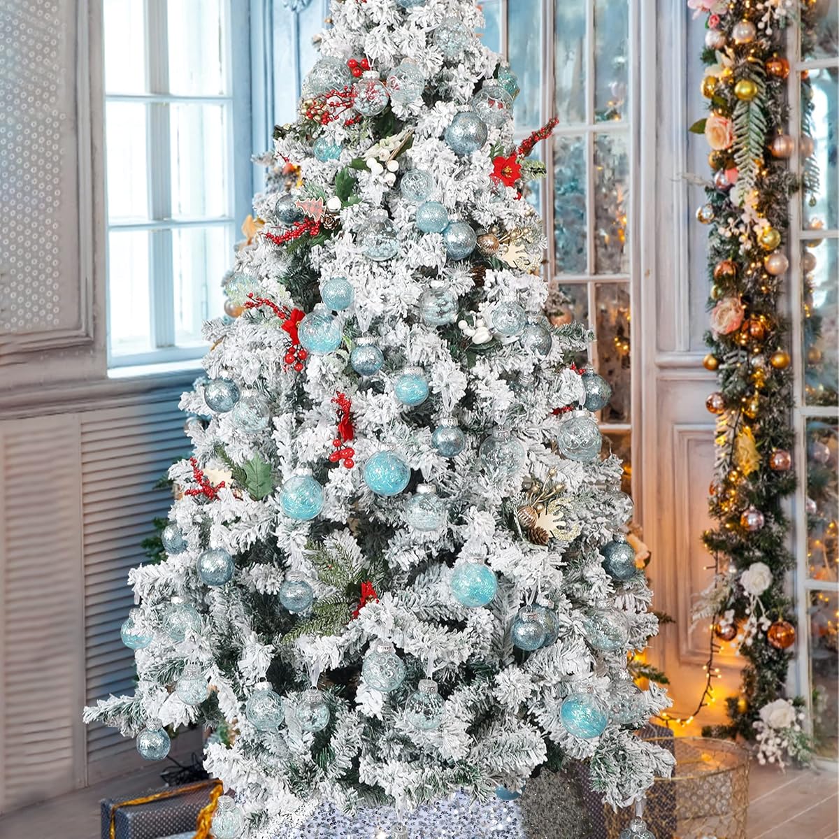 Lulu Home 30ct 2.36" Clear Christmas Ball Ornaments, Pre-Strung Transparent Balls with Unique Decorations Inside, Shatterproof Plastic Balls for Xmas Party Wreath Garlands Trees, Light Blue - imagem de detalhe 6