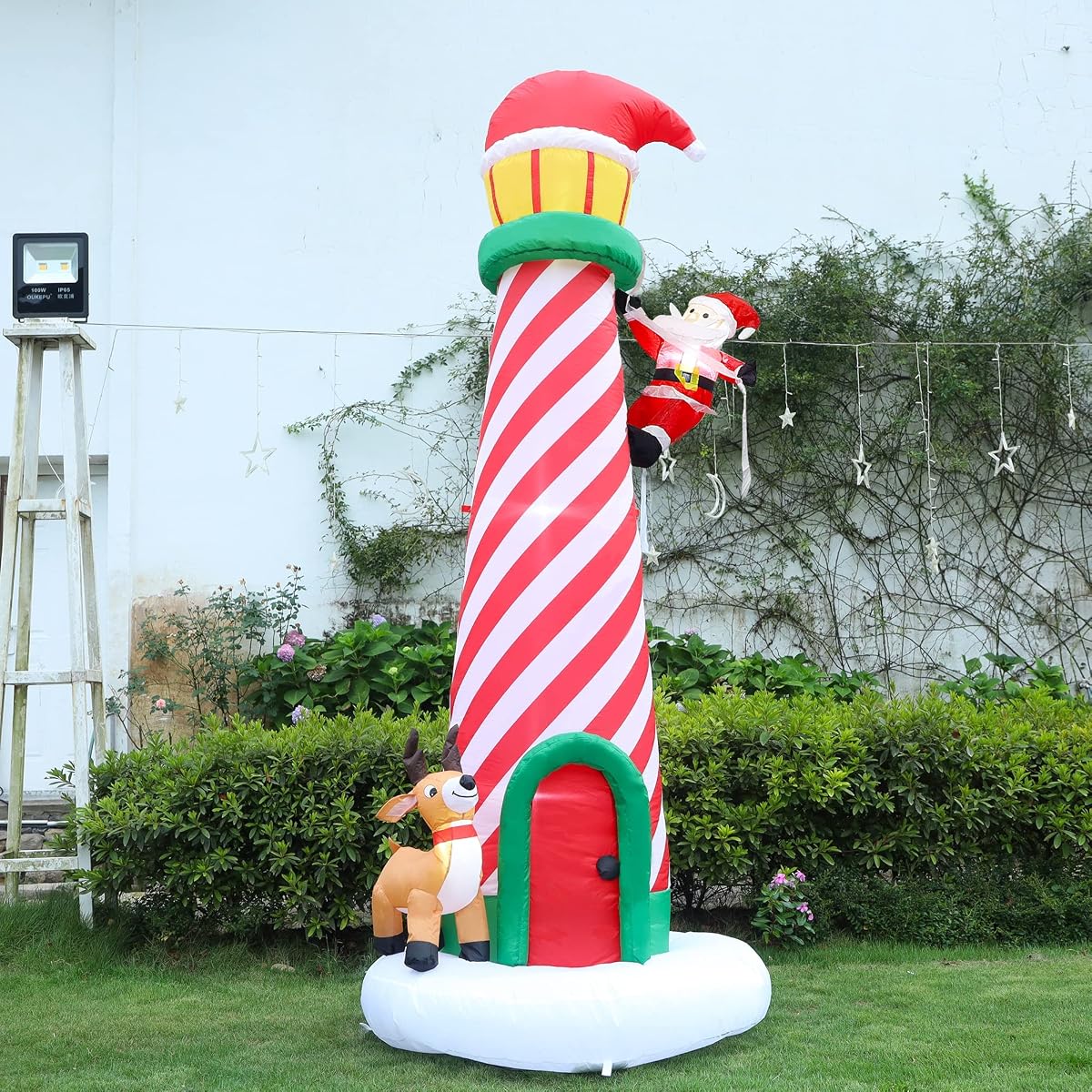 Lulu Home 9.8FT Christmas Inflatable Decorations, Giant Blow Up Lighthouse with Santa and Reindeer, Xmas Lighted Blowups with Drawstring Bags for Winter Yard Lawn Garden Outdoor Decor - imagen de detalle 4
