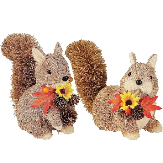 Lulu Home 2 Packs Squirrel Figurines, Handmade Straw-Woven Sitting Squirrel Tabletop Ornaments with Maple Leaves Pine Cones for Thanksgiving Day Fall Harvest Indoor Home Decor